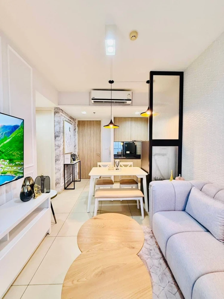 For rent Unixx South Pattaya, spacious room, lots of usable space, stylishly decorated, beautiful view from high floor, book now.