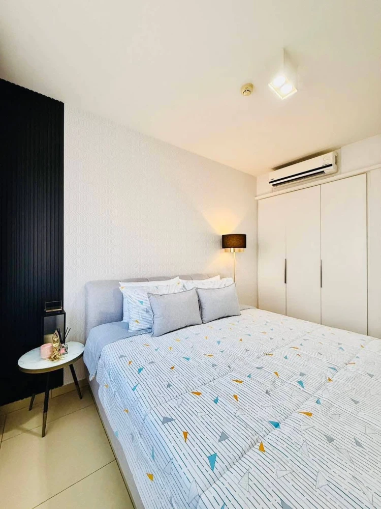 For rent Unixx South Pattaya, spacious room, lots of usable space, stylishly decorated, beautiful view from high floor, book now.