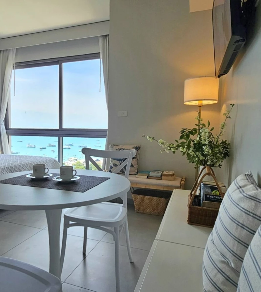 For rent: Unixx South Pattaya, studio room, 29th floor, fully furnished, sea view. A must-have!