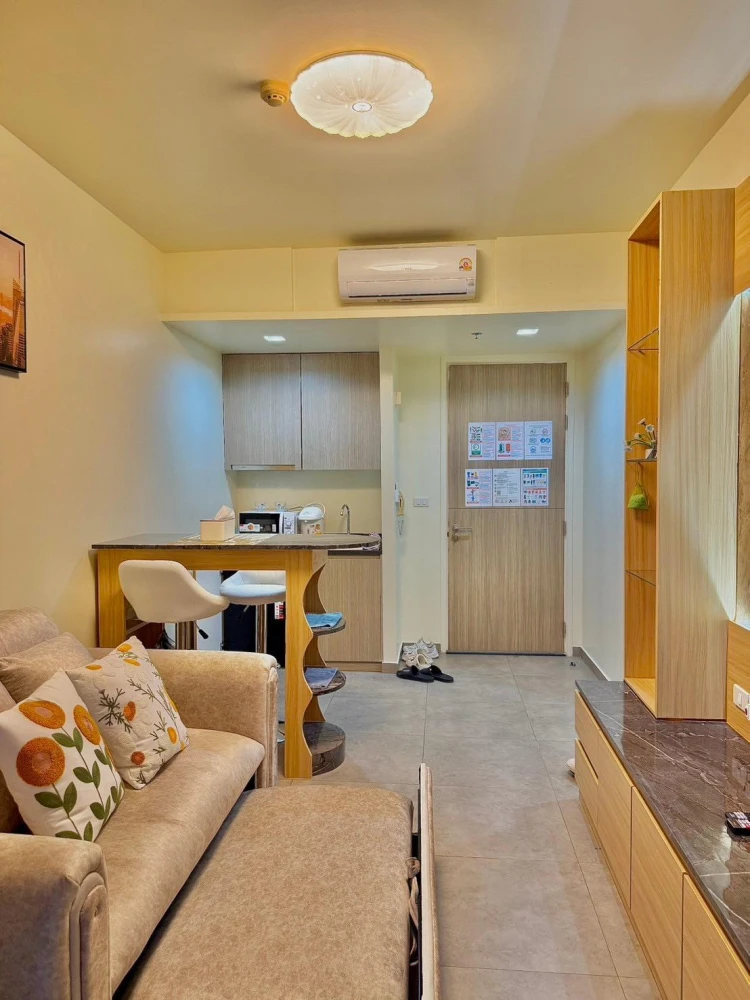 For rent Unixx South Pattaya (South Pattaya) Sea view room, fully built-in throughout the room. Book now and you won't be disappointed.