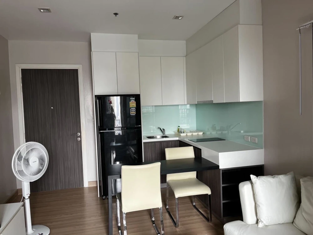 For rent: Urbano Absolute Sathorn Taksin, 14th floor, high view, great price, book now, don't miss out!