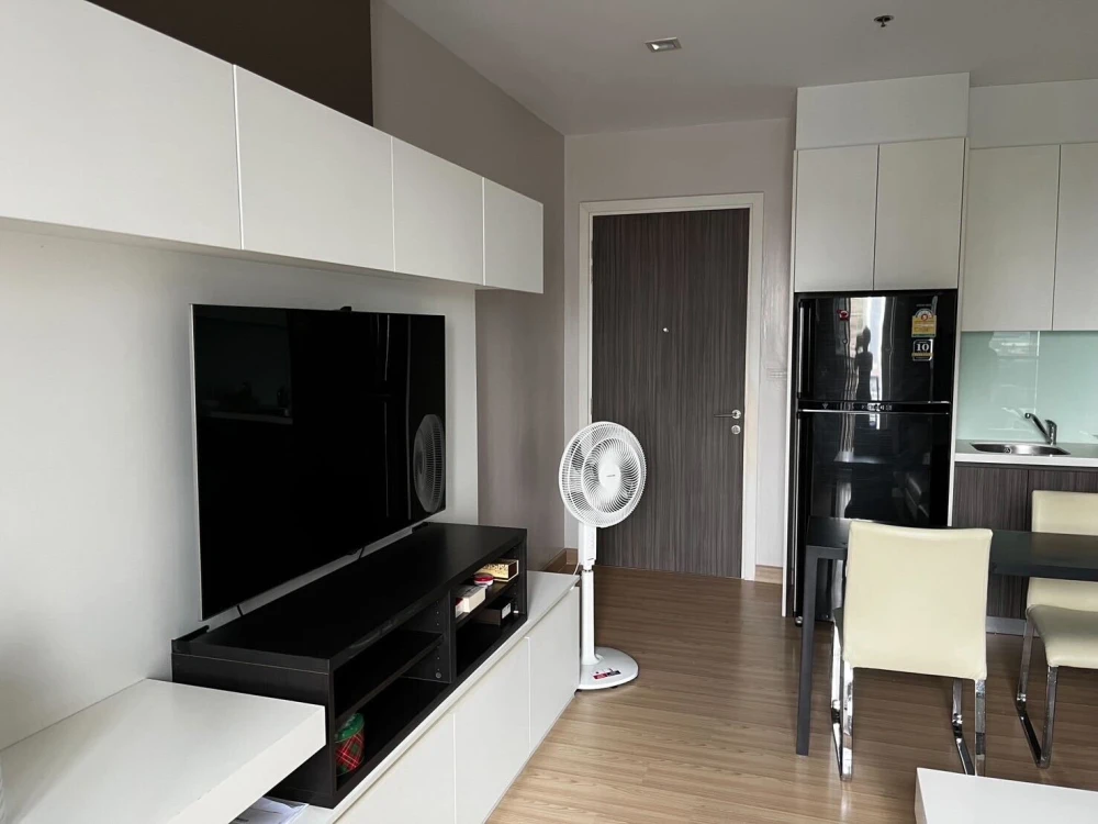 For rent: Urbano Absolute Sathorn Taksin, 14th floor, high view, great price, book now, don't miss out!