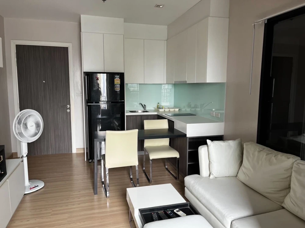 For rent: Urbano Absolute Sathorn Taksin, 14th floor, high view, great price, book now, don't miss out!