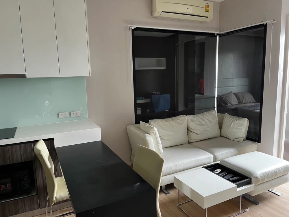 For rent: Urbano Absolute Sathorn Taksin, 14th floor, high view, great price, book now, don't miss out!