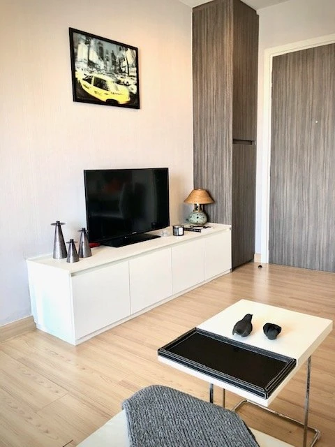 For rent Urbano Absolute Sathorn-Taksin, very high floor, beautiful view, fully furnished, beautifully decorated, ready to move in