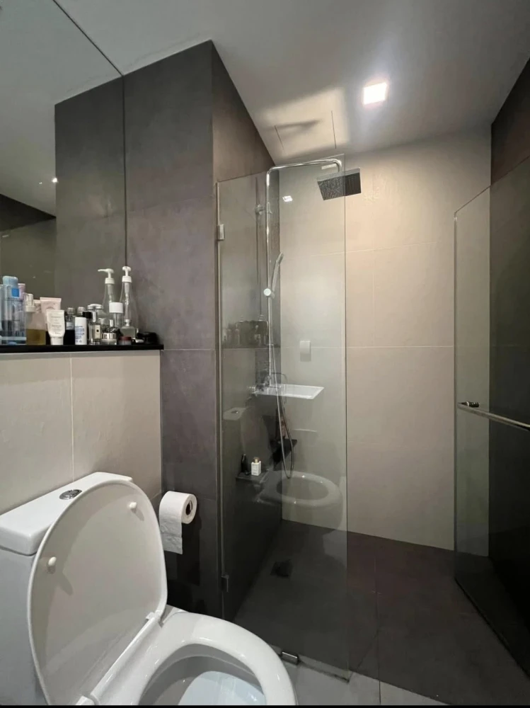 Spacious and comfortable condo for rent at Urbano Absolute Sathorn-Taksin. Ready to move in!