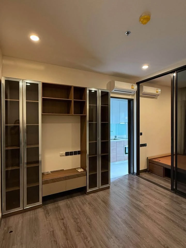 For rent: Urbano Rajavithi, 16th floor, nice room, fully furnished, reserve now, hurry!