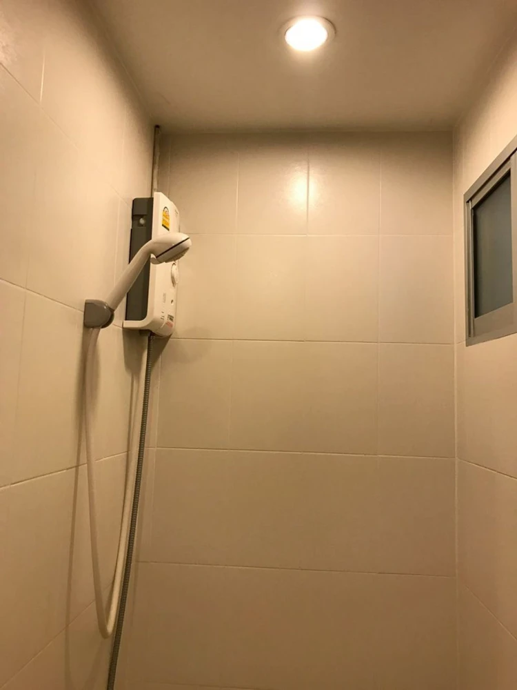 V Condo Ladkrabang, 6th floor, fully furnished, for rent. Book now!