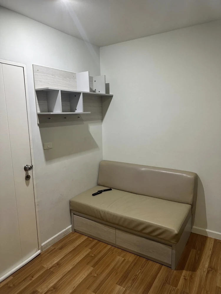 V Condo Ladkrabang for rent, 8th floor, fully furnished, includes washing machine, at a great price. Book now!