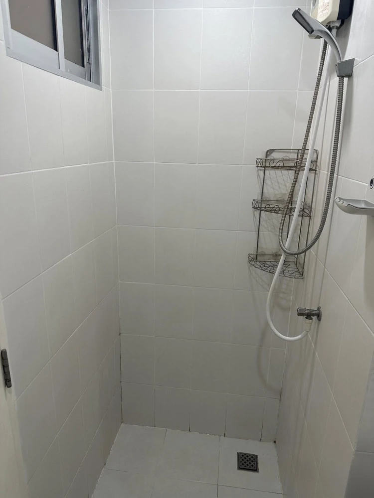 V Condo Ladkrabang for rent, 8th floor, fully furnished, includes washing machine, at a great price. Book now!