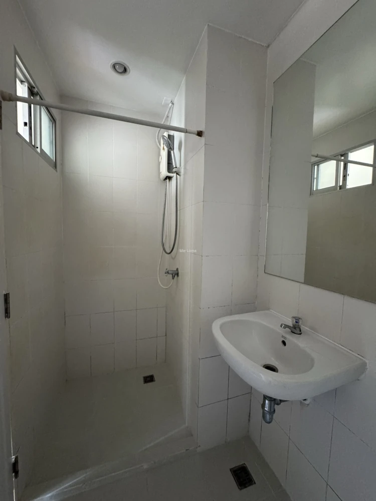 For rent: V Condo Ladkrabang. Ready to move in, fully furnished. Affordable price. Book now before it's too late!