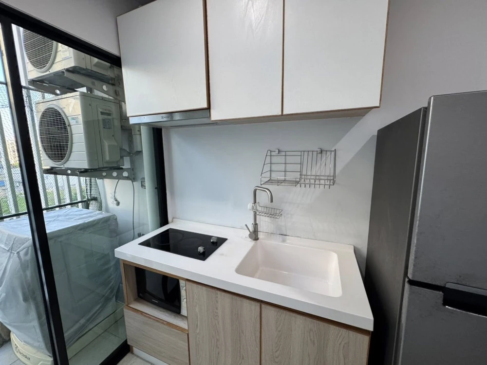 For rent: V Condo Salaya, 5th floor, size 34 sq m., corner room, fully furnished and equipped with appliances. Reserve now!
