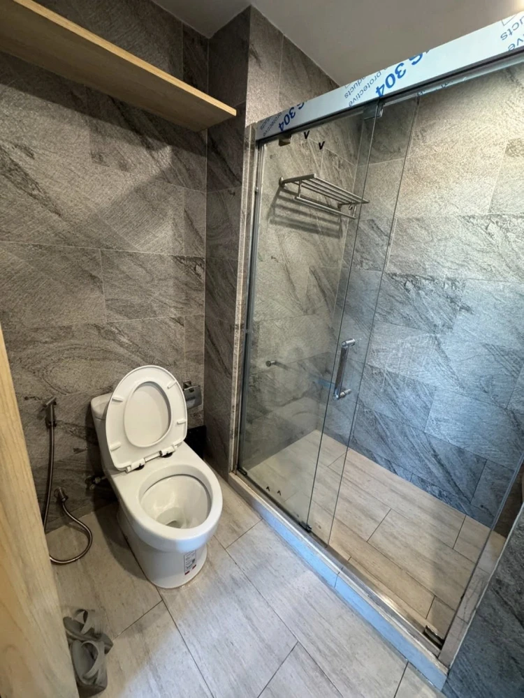 For rent: V Condo Salaya, 5th floor, size 34 sq m., corner room, fully furnished and equipped with appliances. Reserve now!