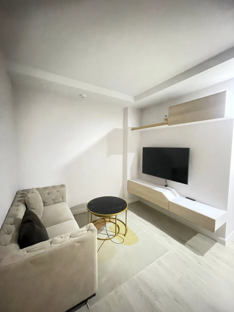 For rent: V Condo Salaya, large room, comfortable, usable area, plus a good price. If you don't book, you'll regret it.