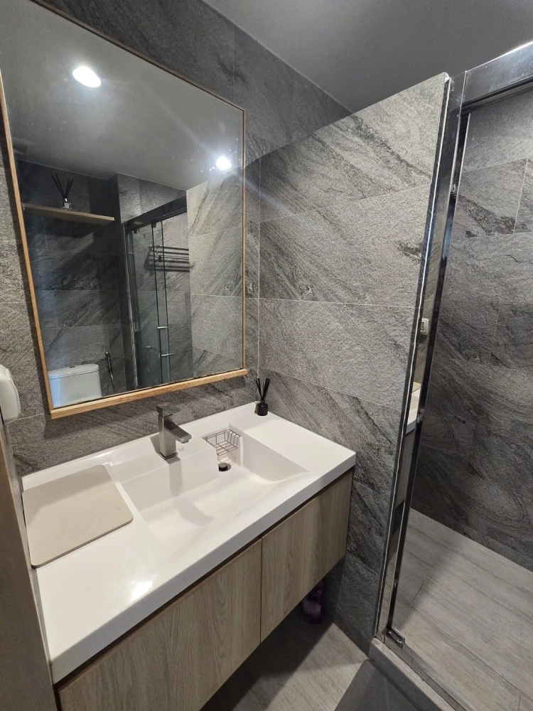 For rent: V Condo Salaya, large room, comfortable, usable area, plus a good price. If you don't book, you'll regret it.
