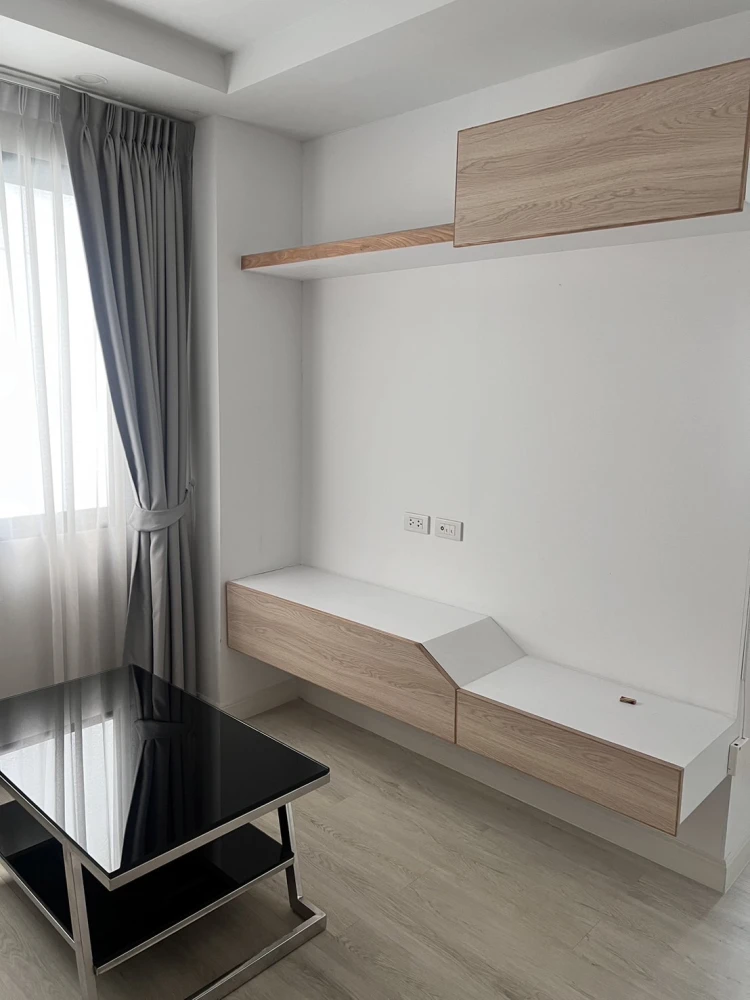 V Condo Salaya for rent. Corner unit with two windows, lots of natural light. Amazing price! Book now, don't miss out!