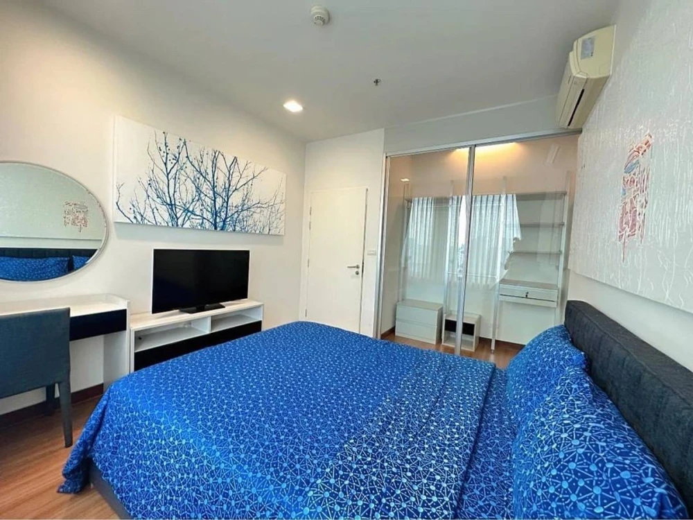 For rent: Vantage Ratchavipha, 1 bedroom, 1 bathroom, spacious living area, great location, convenient transportation. Don't miss out!