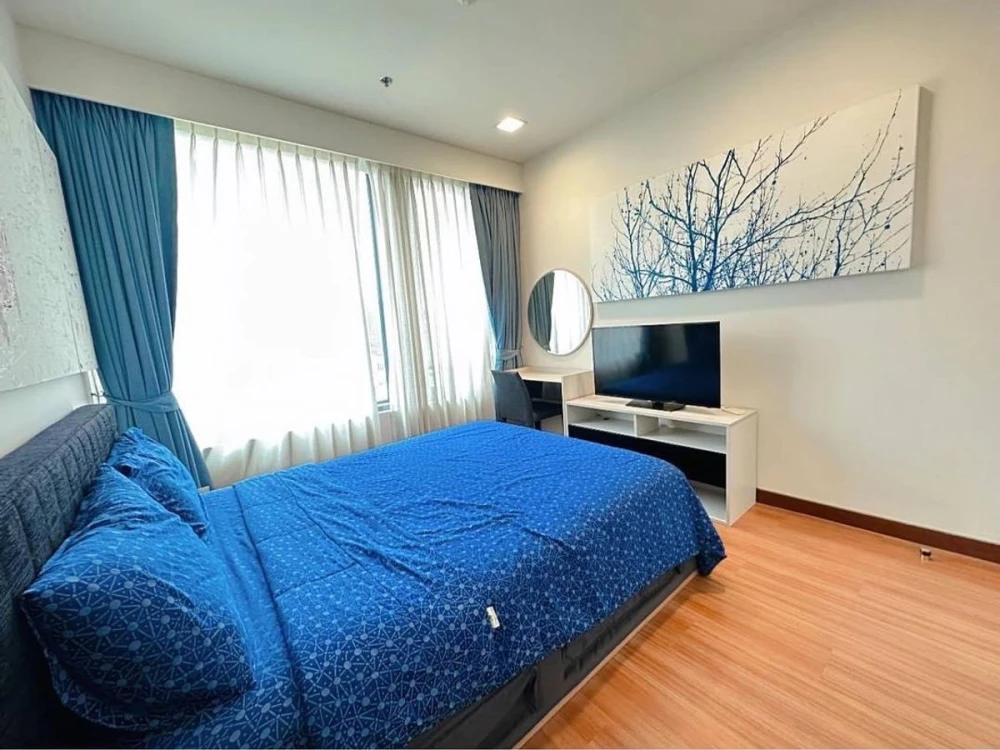 For rent: Vantage Ratchavipha, 1 bedroom, 1 bathroom, spacious living area, great location, convenient transportation. Don't miss out!
