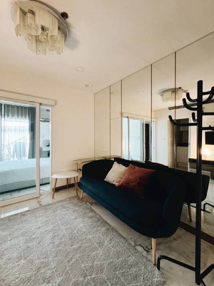 For rent: VERTIQ Rama 4 - Siam, room on the 8th floor, unblocked view, quiet atmosphere, very suitable for relaxation, book now.