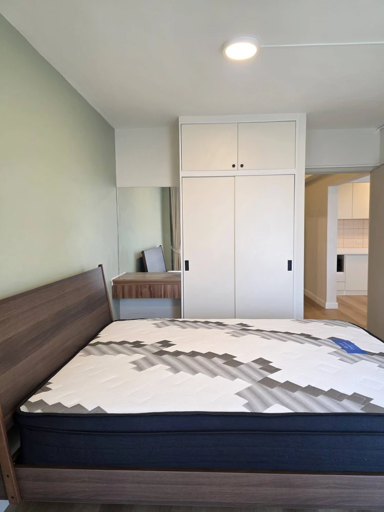 Victoria Lakeview Condominium for rent, 2 bedrooms, 18th floor, lake view, fully furnished, ready to move in. Book now!