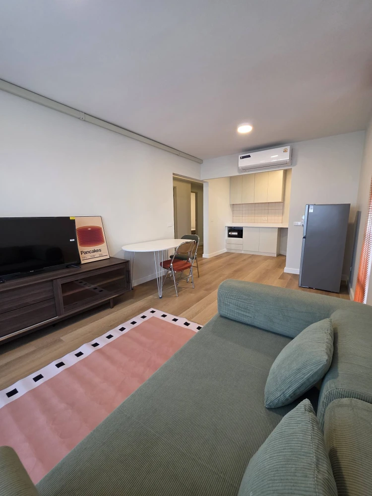 Victoria Lakeview Condominium for rent, 2 bedrooms, 18th floor, lake view, fully furnished, ready to move in. Book now!