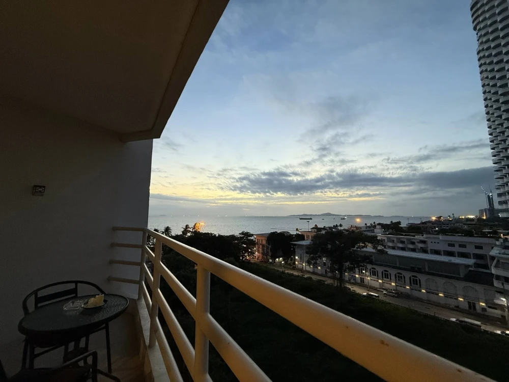 For rent View Talay Jomtien Condominium 1-8 Studio room, large living space, fully furnished, reserve now.