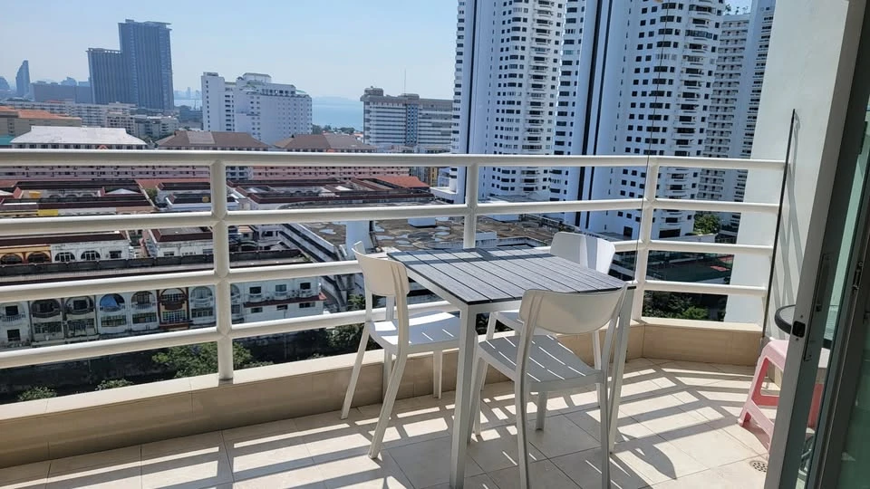 For rent View Talay Jomtien Condominium, high floor, ready to move in, fully furnished, spacious room, comfortable, reserve now.