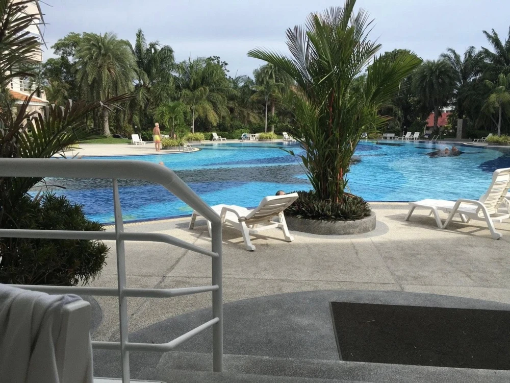 For rent: View Talay Jomtien Condominium, high floor unit, ready to move in. Fully furnished, spacious and comfortable. Book now!