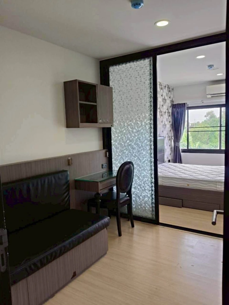 For rent: VIIA 7 Bangna by Apasiri, corner unit, quiet area, high-quality wallpaper, fully furnished. Book now!