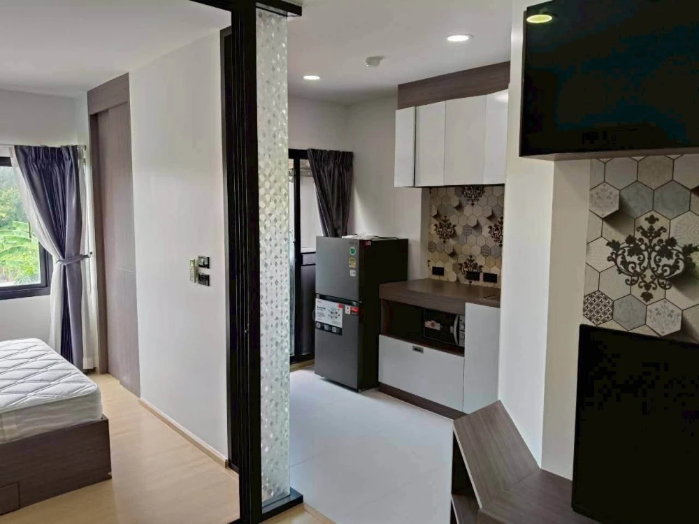 For rent: VIIA 7 Bangna by Apasiri, corner unit, quiet area, high-quality wallpaper, fully furnished. Book now!