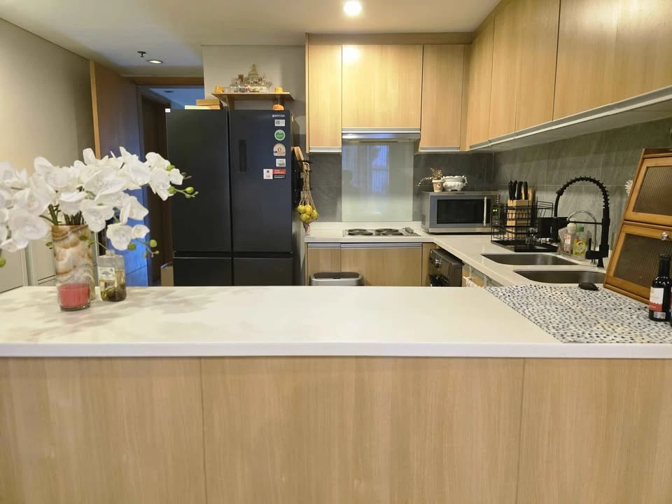 2-bedroom villa for rent in Asoke. Spacious living area, prime location, convenient transportation. Book now!