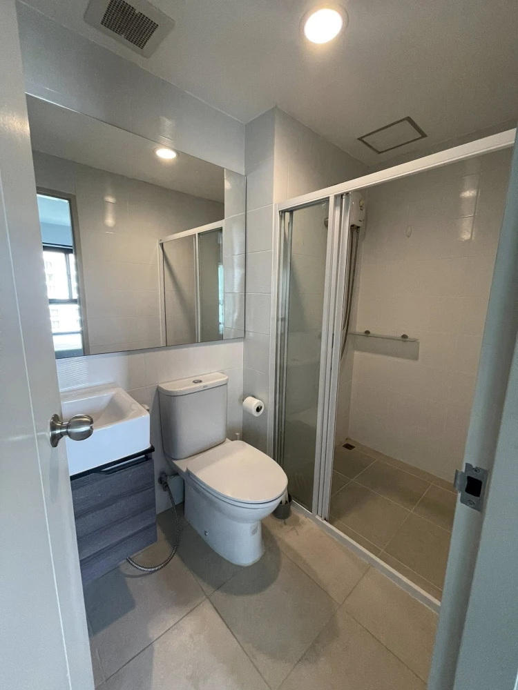 Villa Lasalle for rent, nice room, good location, comes with complete furniture and electrical appliances. Don't miss it.