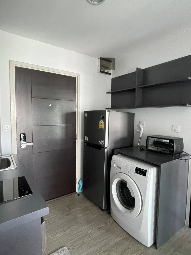 Villa Lasalle for rent, nice room, good location, comes with complete furniture and electrical appliances. Don't miss it.