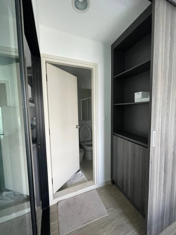 Villa Lasalle for rent, nice room, good location, comes with complete furniture and electrical appliances. Don't miss it.