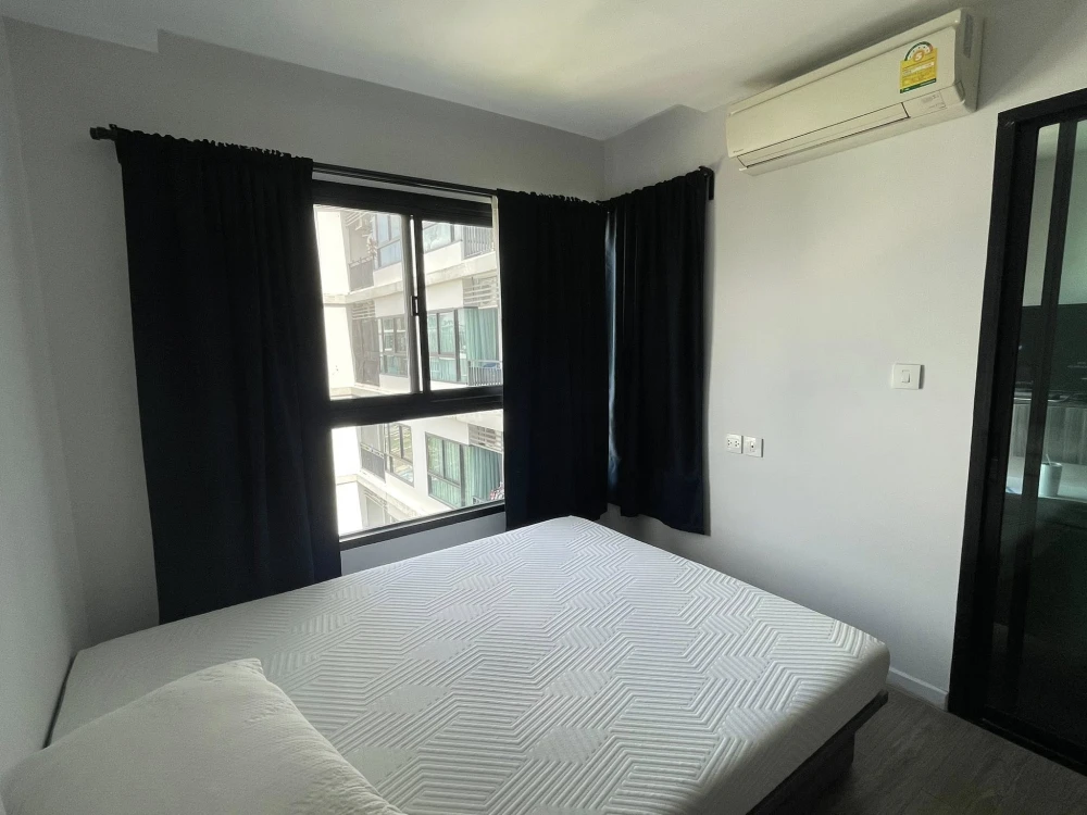Villa Lasalle for rent, nice room, good location, comes with complete furniture and electrical appliances. Don't miss it.