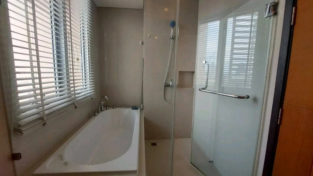 Villa Sathorn for rent, 17th floor, beautiful and spacious view, fully furnished, very livable. Book now! (Urgent!)