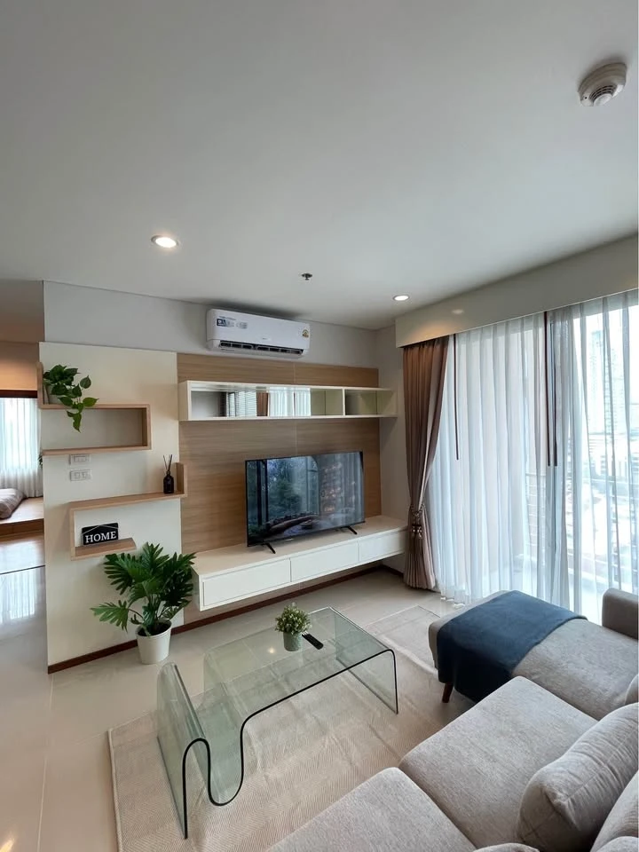 Villa Sathorn for rent, spacious room with plenty of usable space, comes with complete facilities, hurry and reserve now!