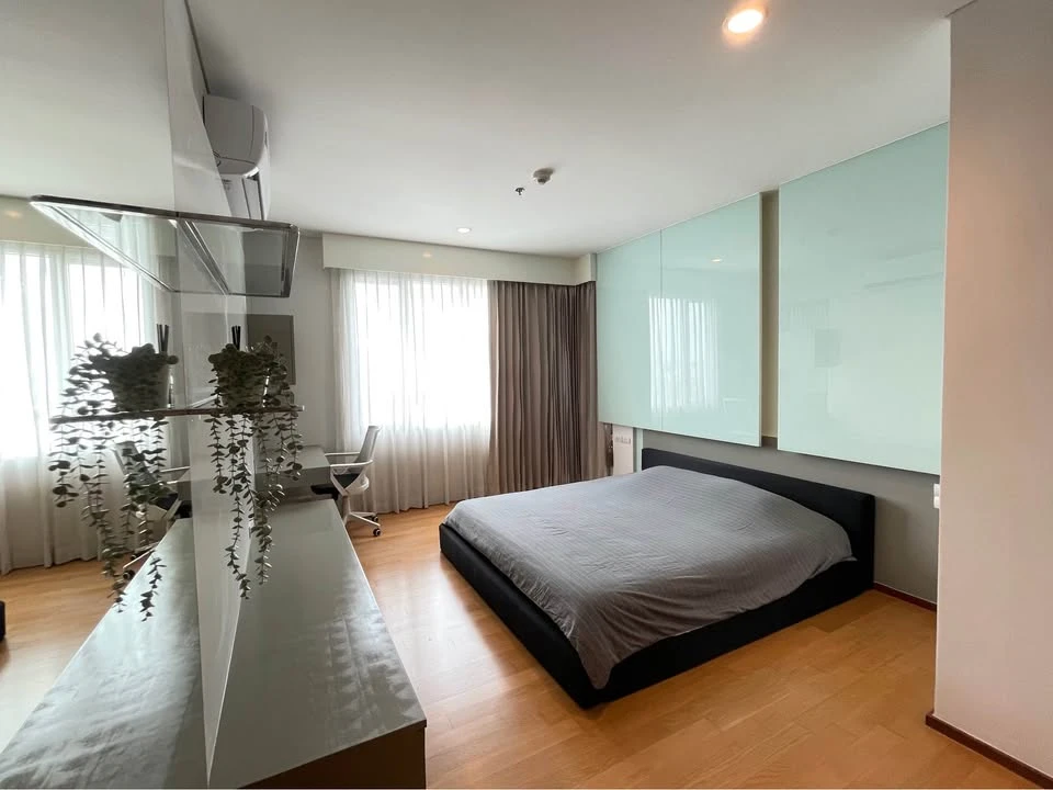 Villa Sathorn for rent, spacious room with plenty of usable space, comes with complete facilities, hurry and reserve now!