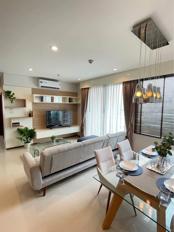 Villa Sathorn for rent, spacious room with plenty of usable space, comes with complete facilities, hurry and reserve now!