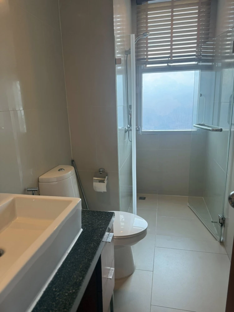 For rent Villa Sathorn, spacious room, lots of usable space, open view, can see the view of Asiatique the Riverfront, book now!