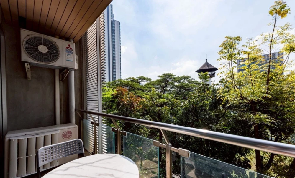 For Rent: Von Napa Sukhumvit 38, 4th floor. Fully furnished and inviting unit—book now, don't miss out!
