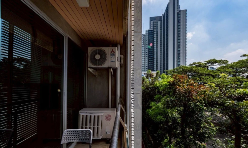 For Rent: Von Napa Sukhumvit 38, 4th floor. Fully furnished and inviting unit—book now, don't miss out!
