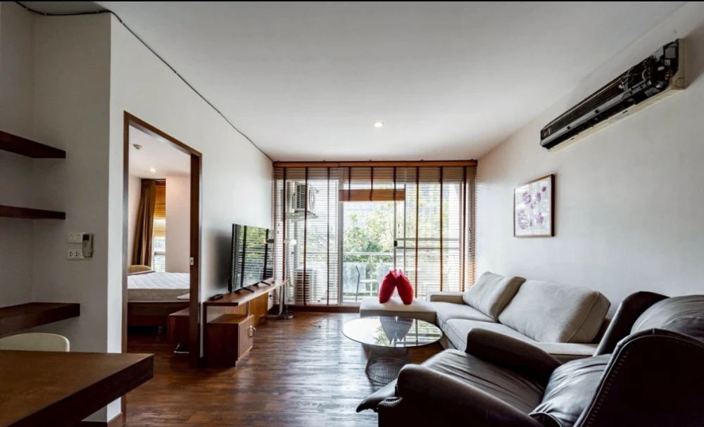 For Rent: Von Napa Sukhumvit 38, 4th floor. Fully furnished and inviting unit—book now, don't miss out!