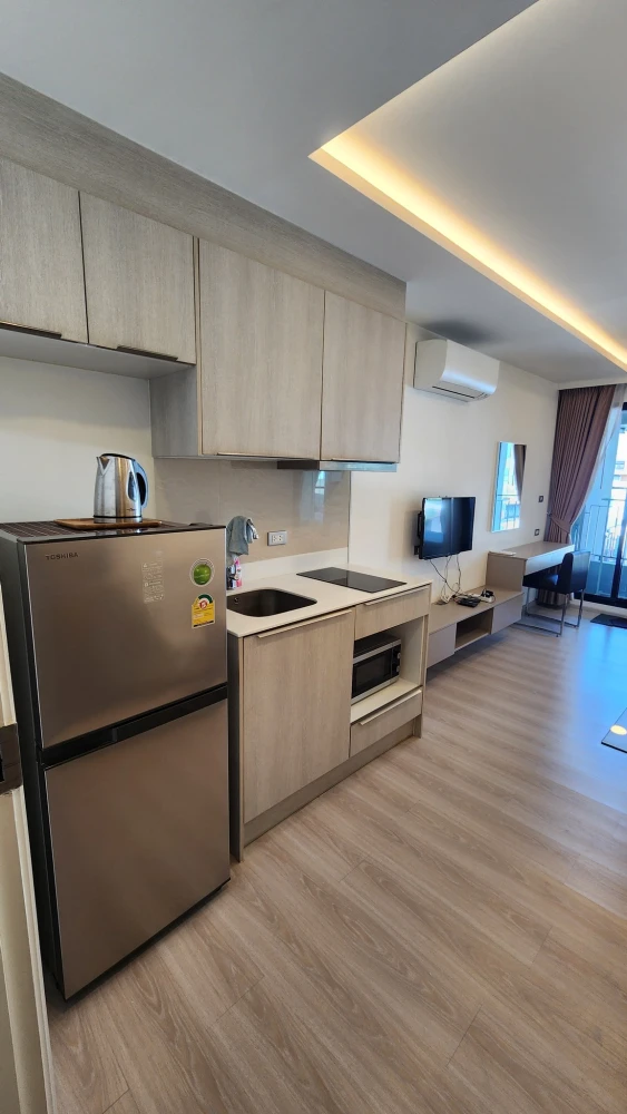 For rent: VTARA Sukhumvit 36, 5th floor, fully furnished unit, very livable. Book now!