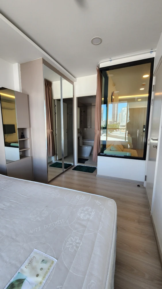 For rent: VTARA Sukhumvit 36, 5th floor, fully furnished unit, very livable. Book now!