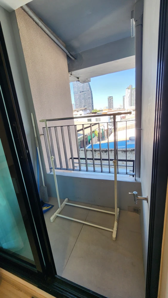 For rent: VTARA Sukhumvit 36, 5th floor, fully furnished unit, very livable. Book now!