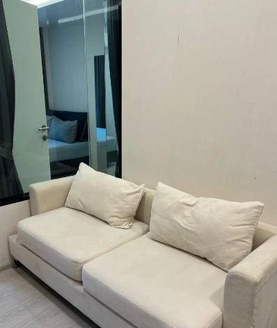 For Rent: VTARA Sukhumvit 36. A beautiful, inviting unit that comes fully furnished. Book now if interested!