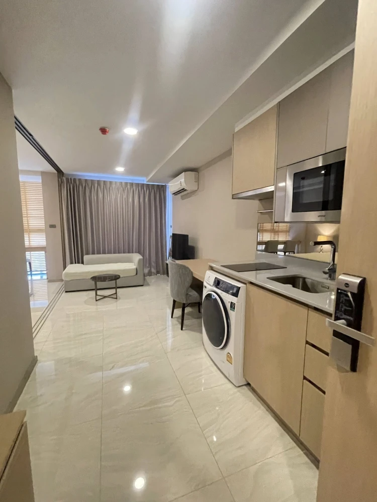 For rent: Walden Asoke, 1 bedroom, 1 bathroom, spacious room, comfortable, not cramped, complete with electrical appliances, must book.