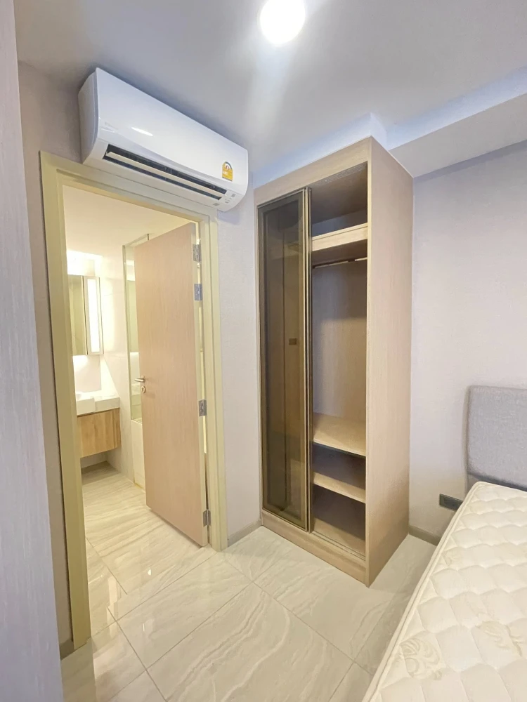 For rent: Walden Asoke, 1 bedroom, 1 bathroom, spacious room, comfortable, not cramped, complete with electrical appliances, must book.