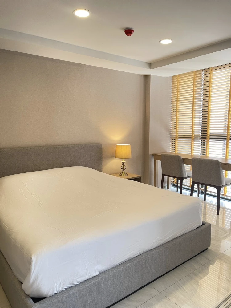 For rent: Walden Asoke, 1 bedroom, 1 bathroom, spacious room, comfortable, not cramped, complete with electrical appliances, must book.